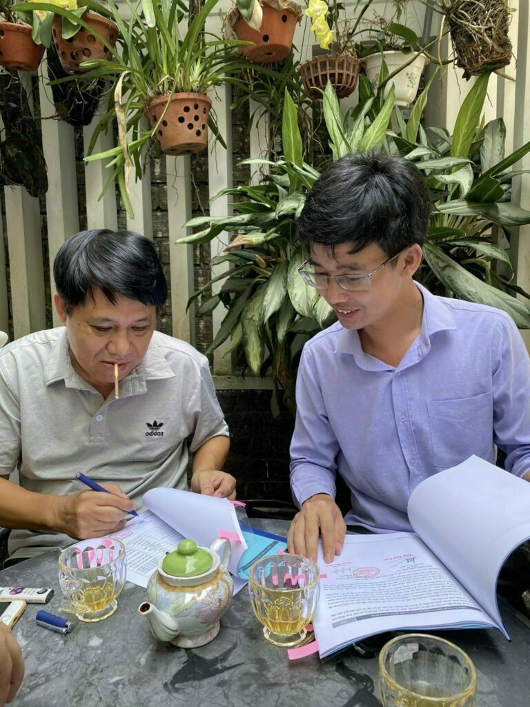 Khách hàng tin tưởng ký kết hợp đồng xây nhà trọn gói tại Đà Nẵng với Danahouse