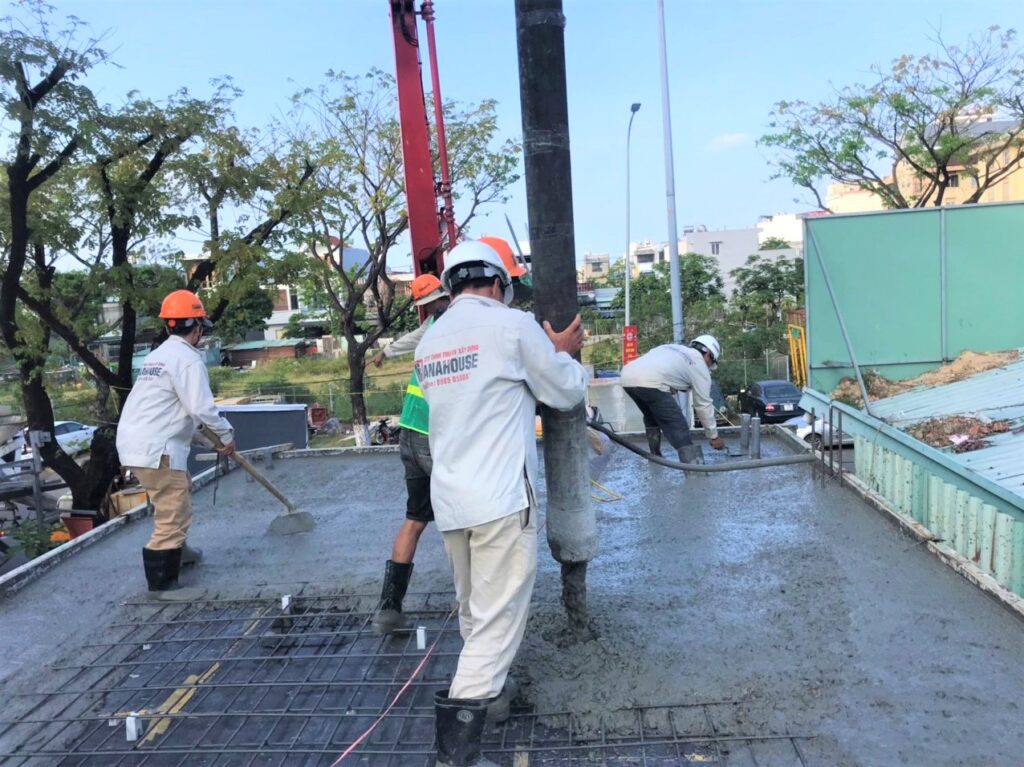 Đội ngũ Danahouse luôn nỗ lực làm việc hết công suất để đảm bảo tiến độ công trình xây dựng nhà ở Đà Nẵng